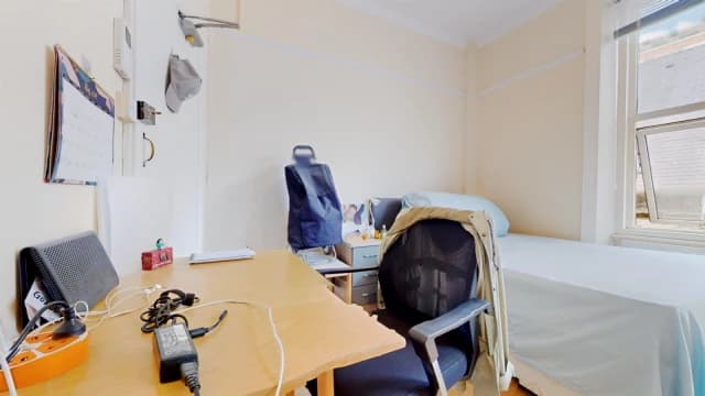 Studio, Flat 7, 8