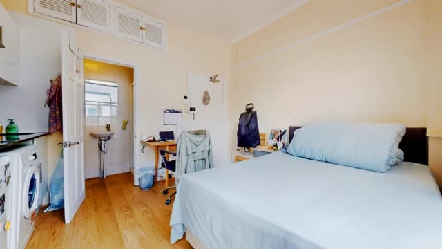Studio, Flat 7, 8