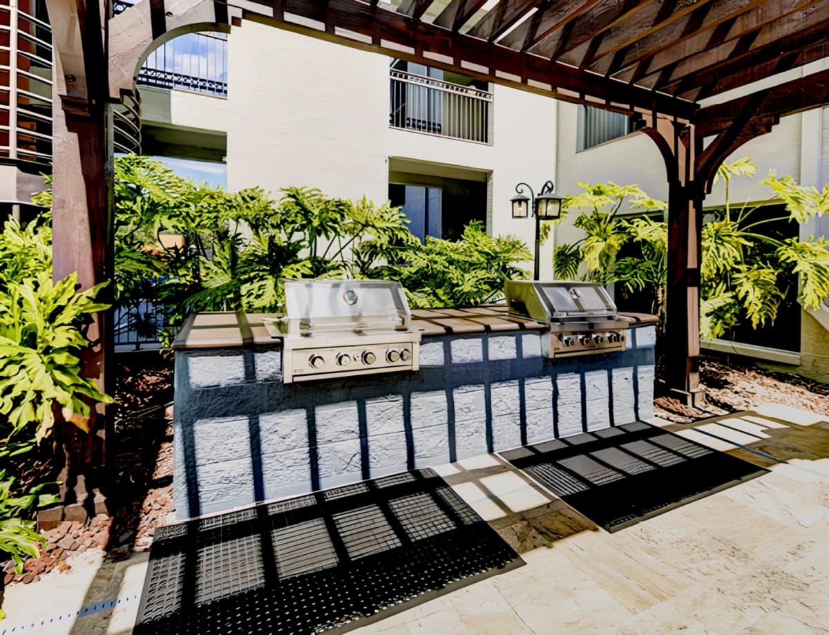 Outdoor Features