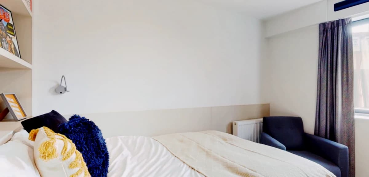 Lit Westminster Residence image