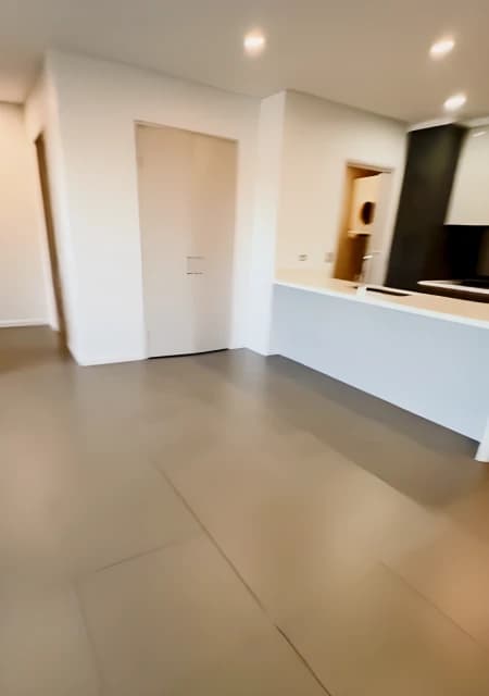 6 Studio Dr