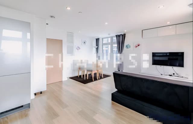 3 Bedroom 2 Bathroom Flat 701