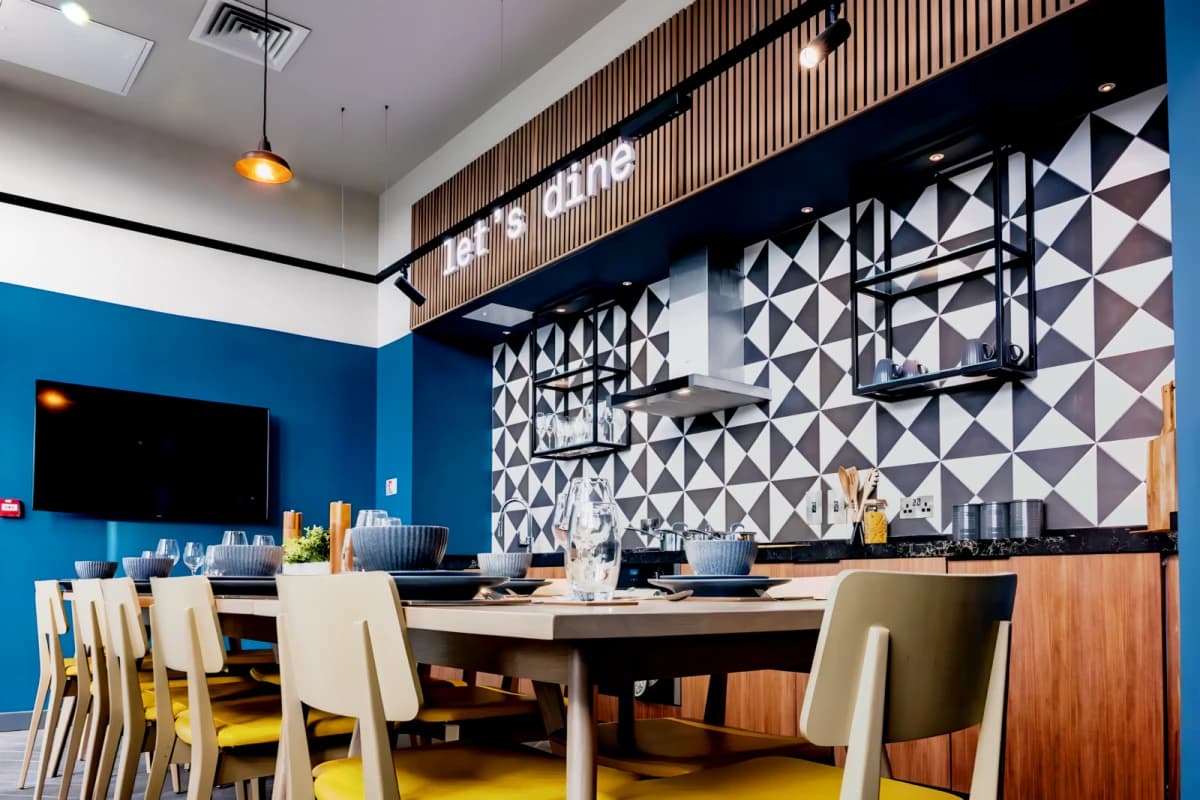 Uit Compass Residence image