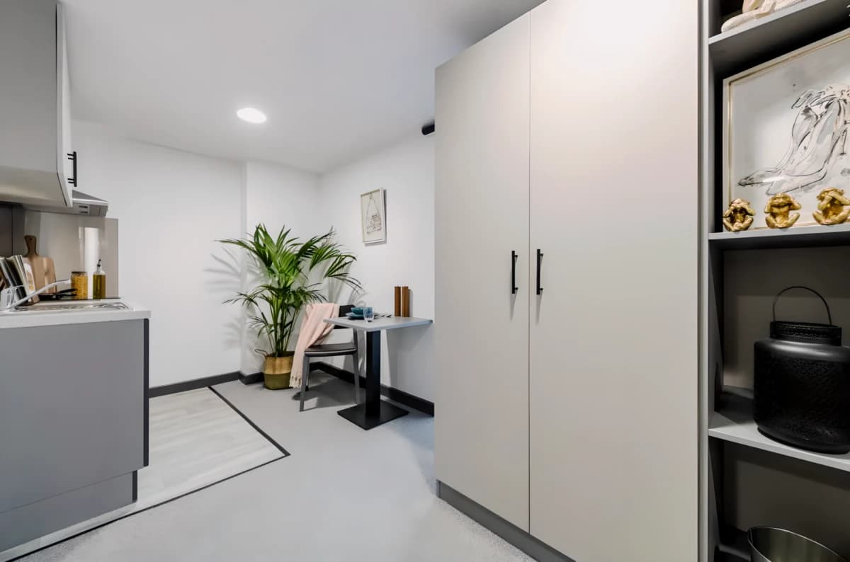 Uit Compass Residence image