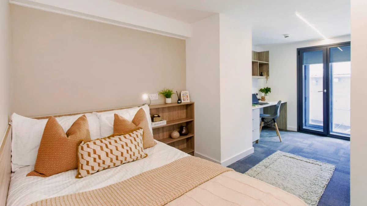 Deluxe Single Ensuite