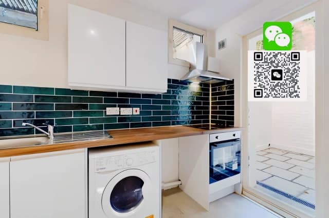 Studio, Flat 3A, 66