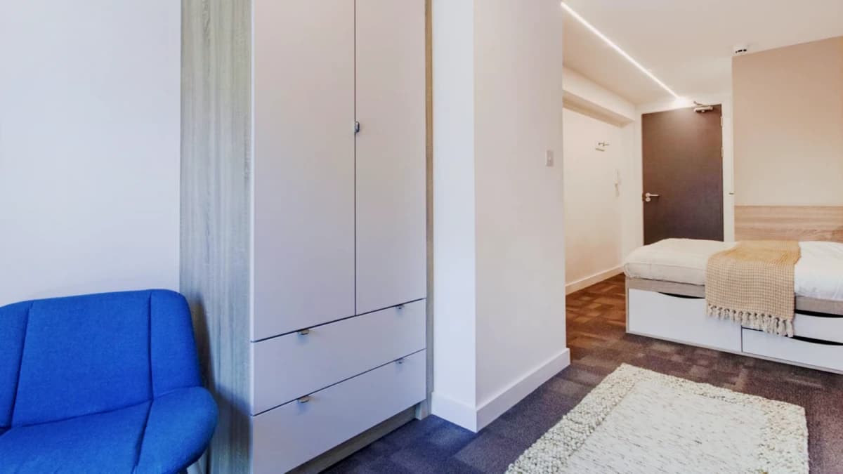 Deluxe Ensuite (3 Bed Flat)