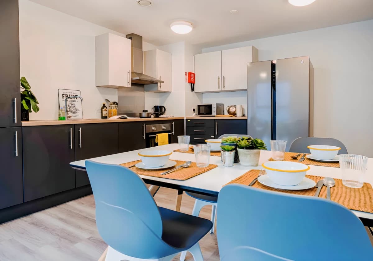 iQ Sterling Court image