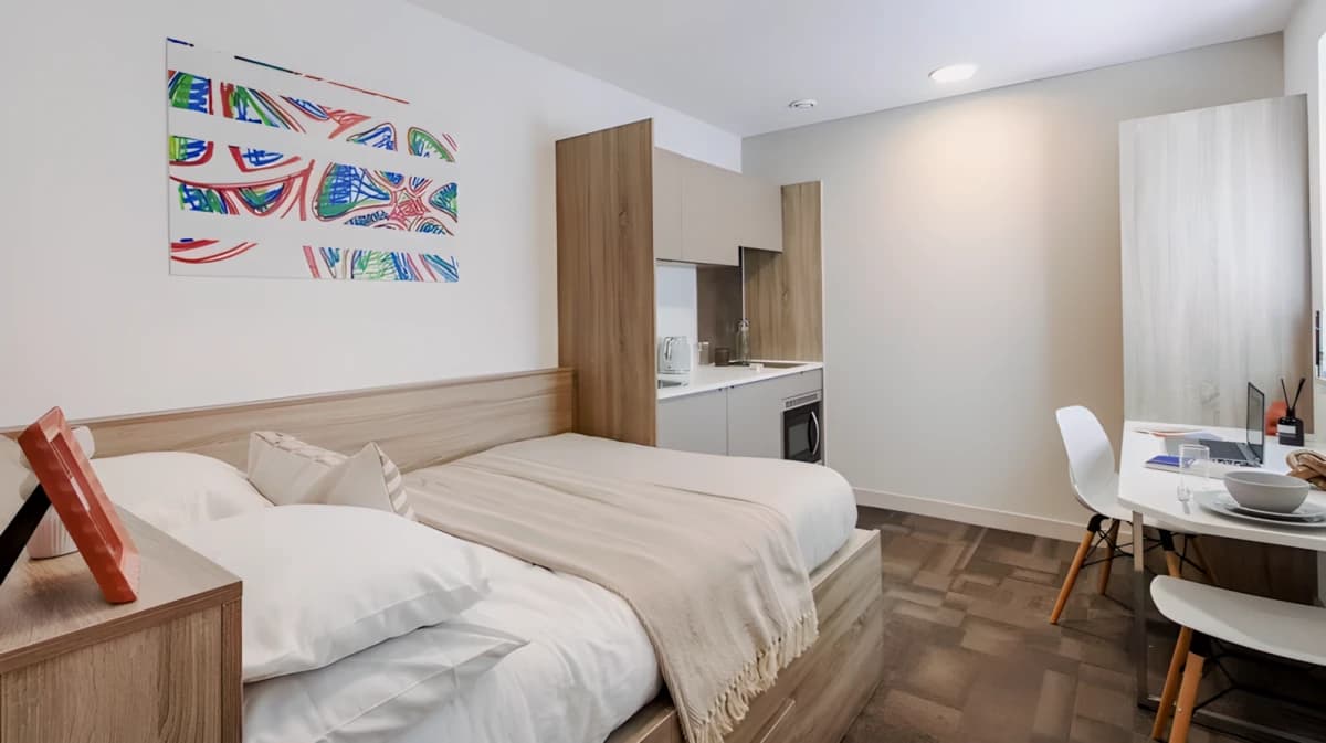 Studio Apartment