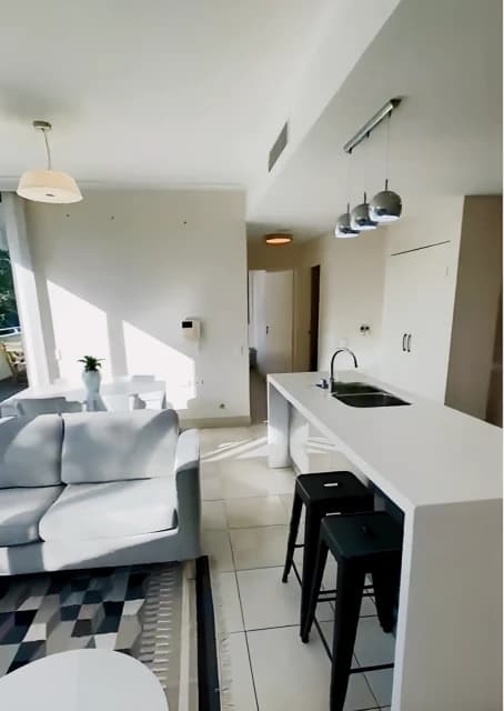 2 bed 2 bath-Master Room