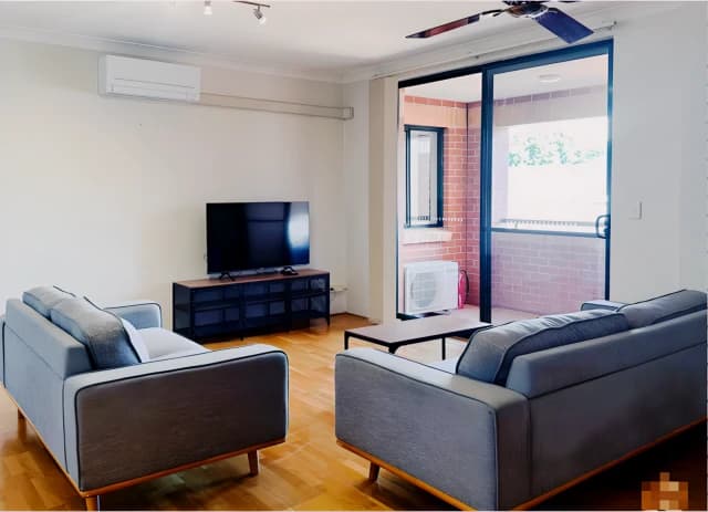 3 bed 2 bath-small single room