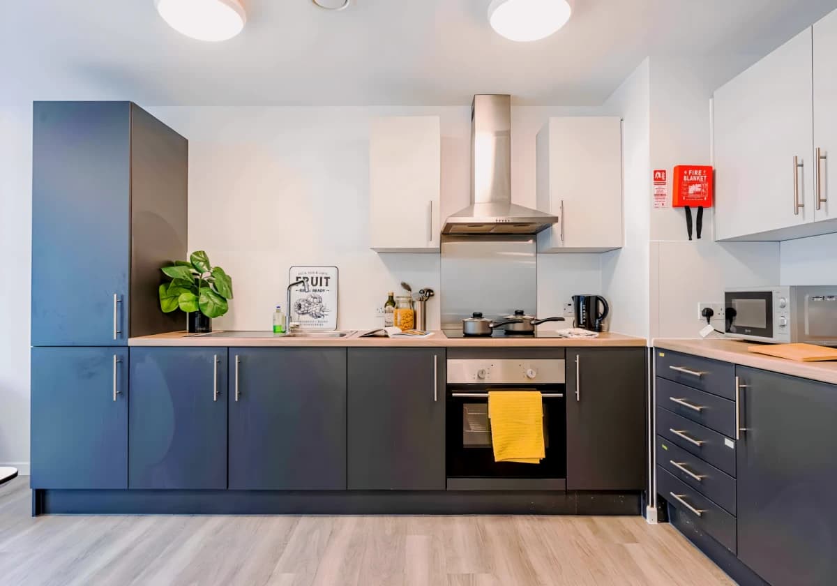 iQ Sterling Court image