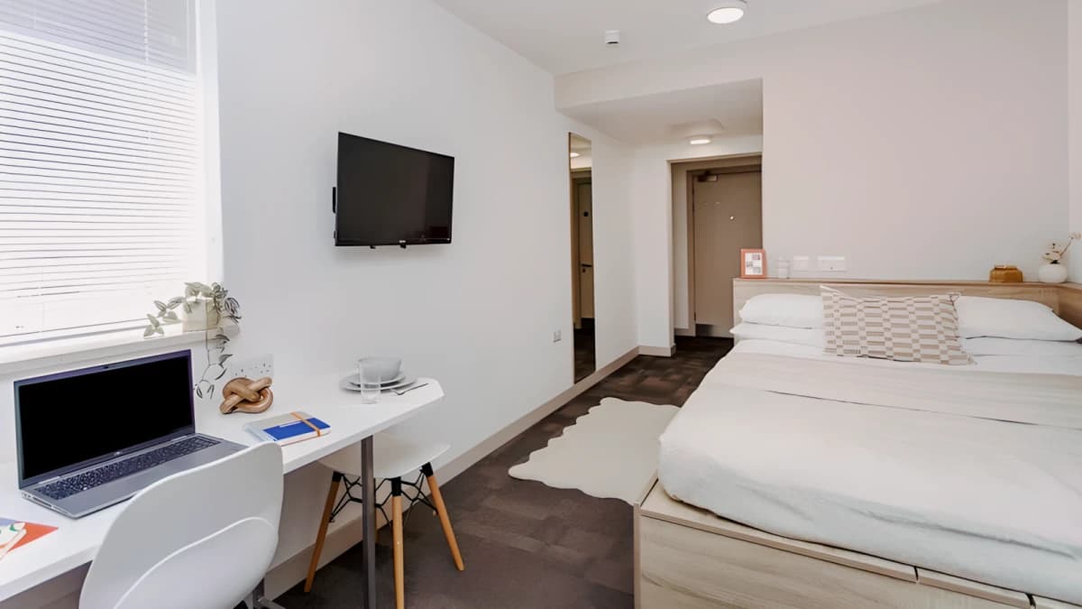 Studio Apartment