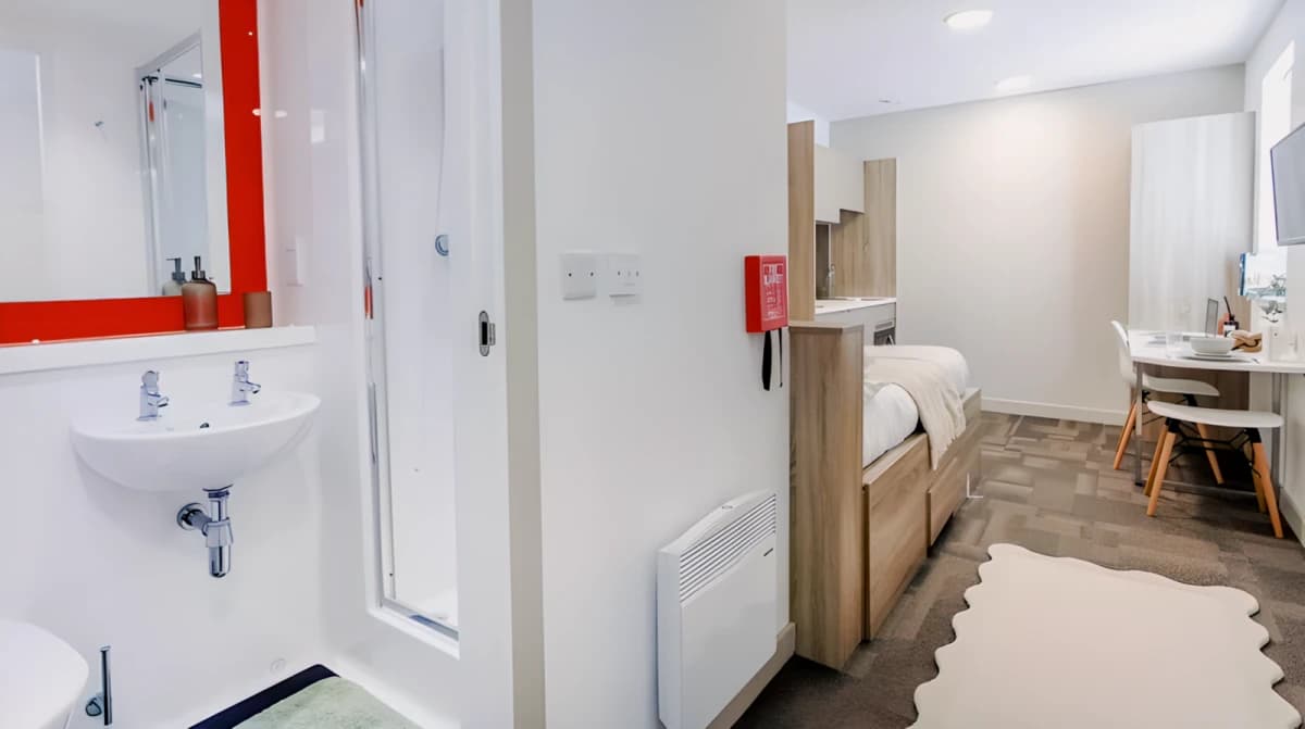 Studio Apartment