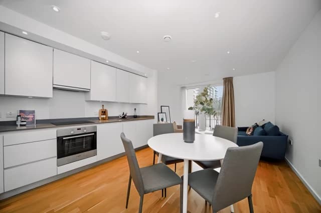 Pippin Mansions image