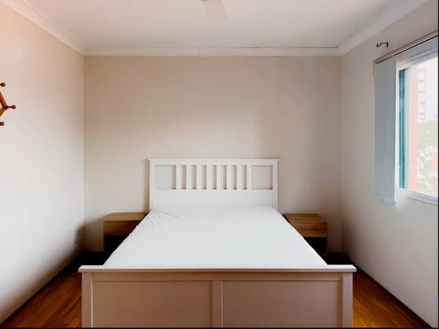 3 bed 2 bath-small single room