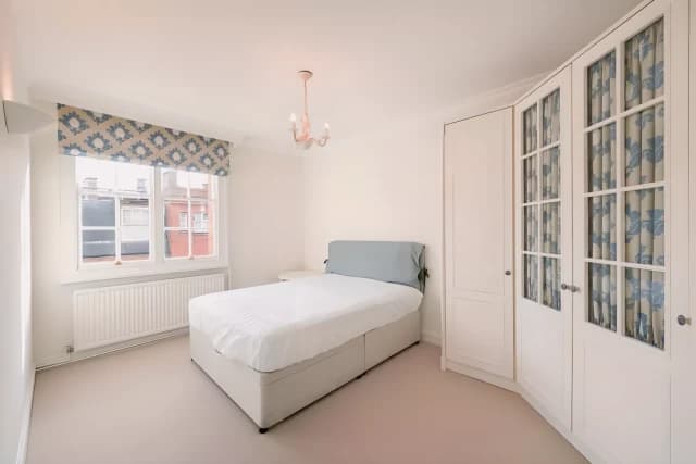 2Bedrooms, 1Bathrooms