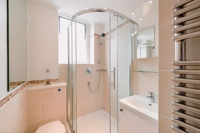 2Bedrooms, 1Bathrooms