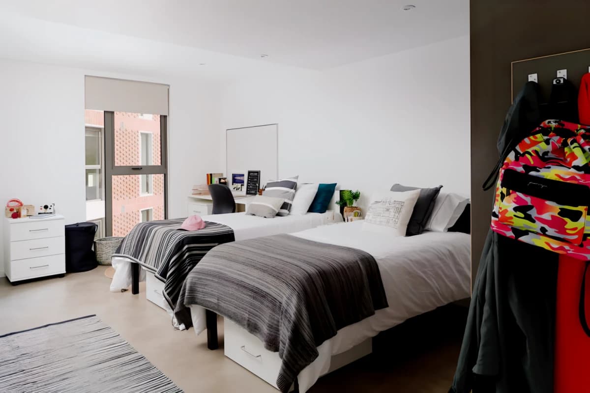 Ravenscourt House image