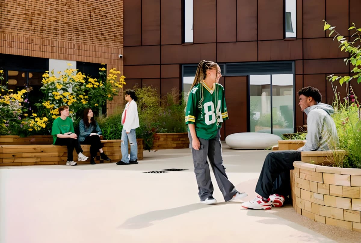 Outdoor Features