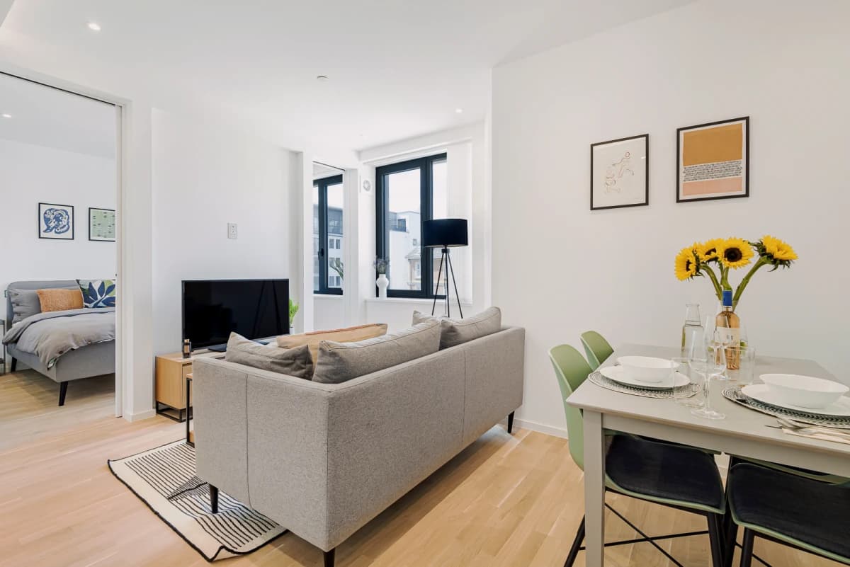 1 Bedroom Superior Flat