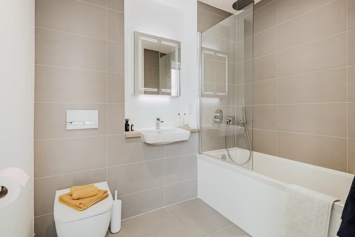 1 Bedroom Penthouse Flat