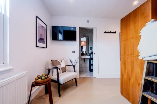 Standard En-Suite