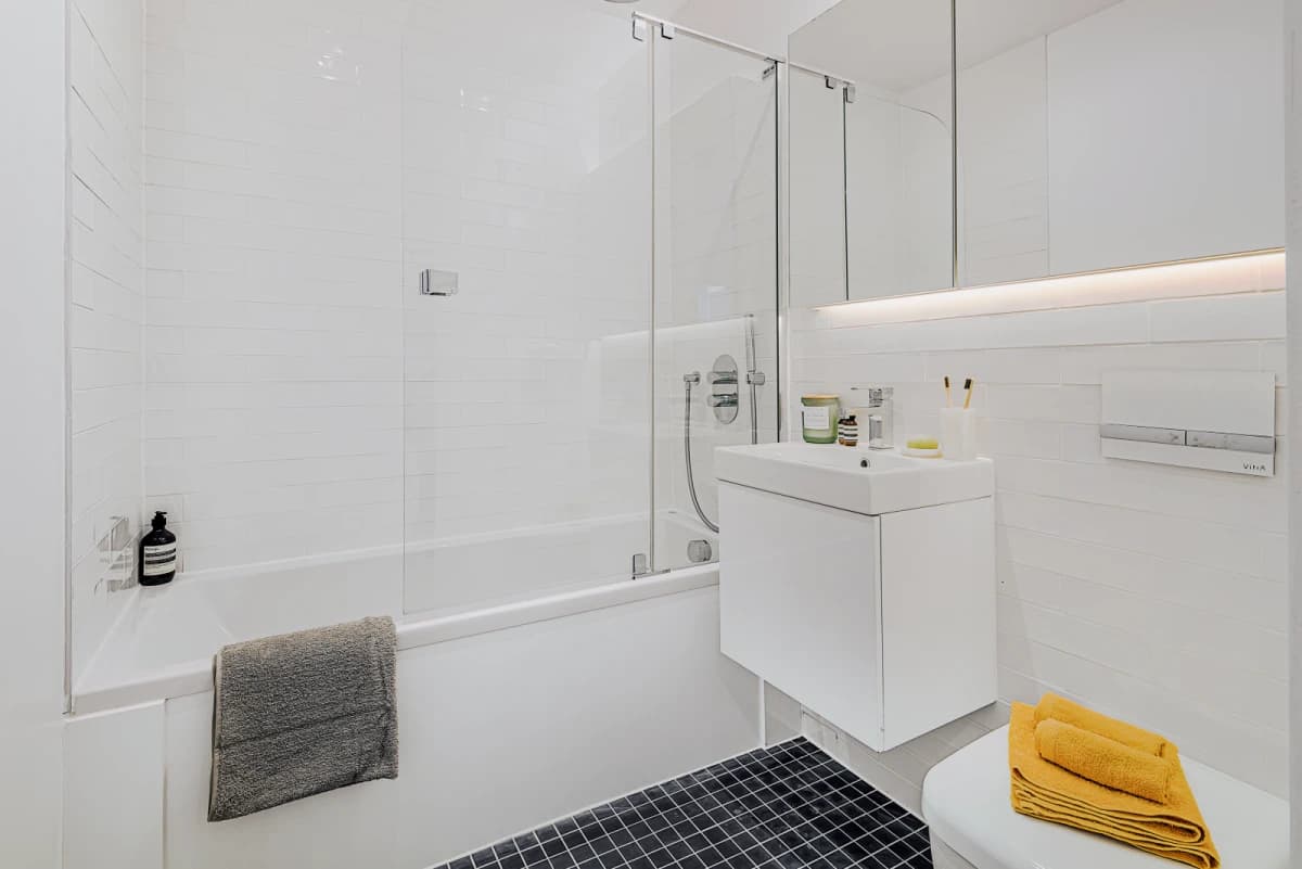 2 Bedroom, 1 Bathroom Flat