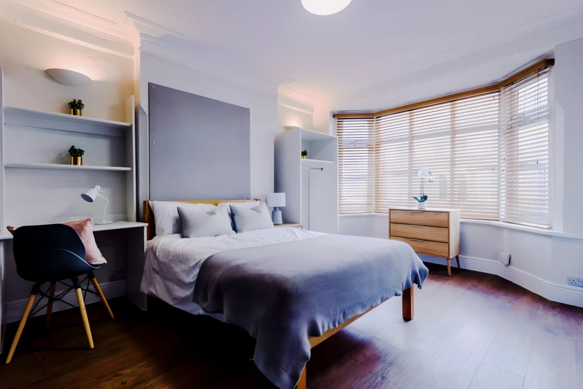 5 Bed 2 Bath