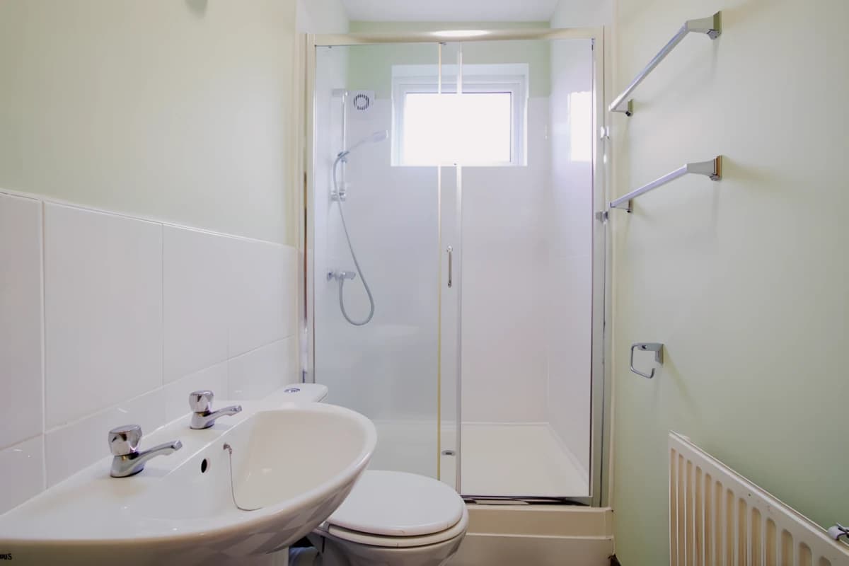 5 Bed 2 Bath