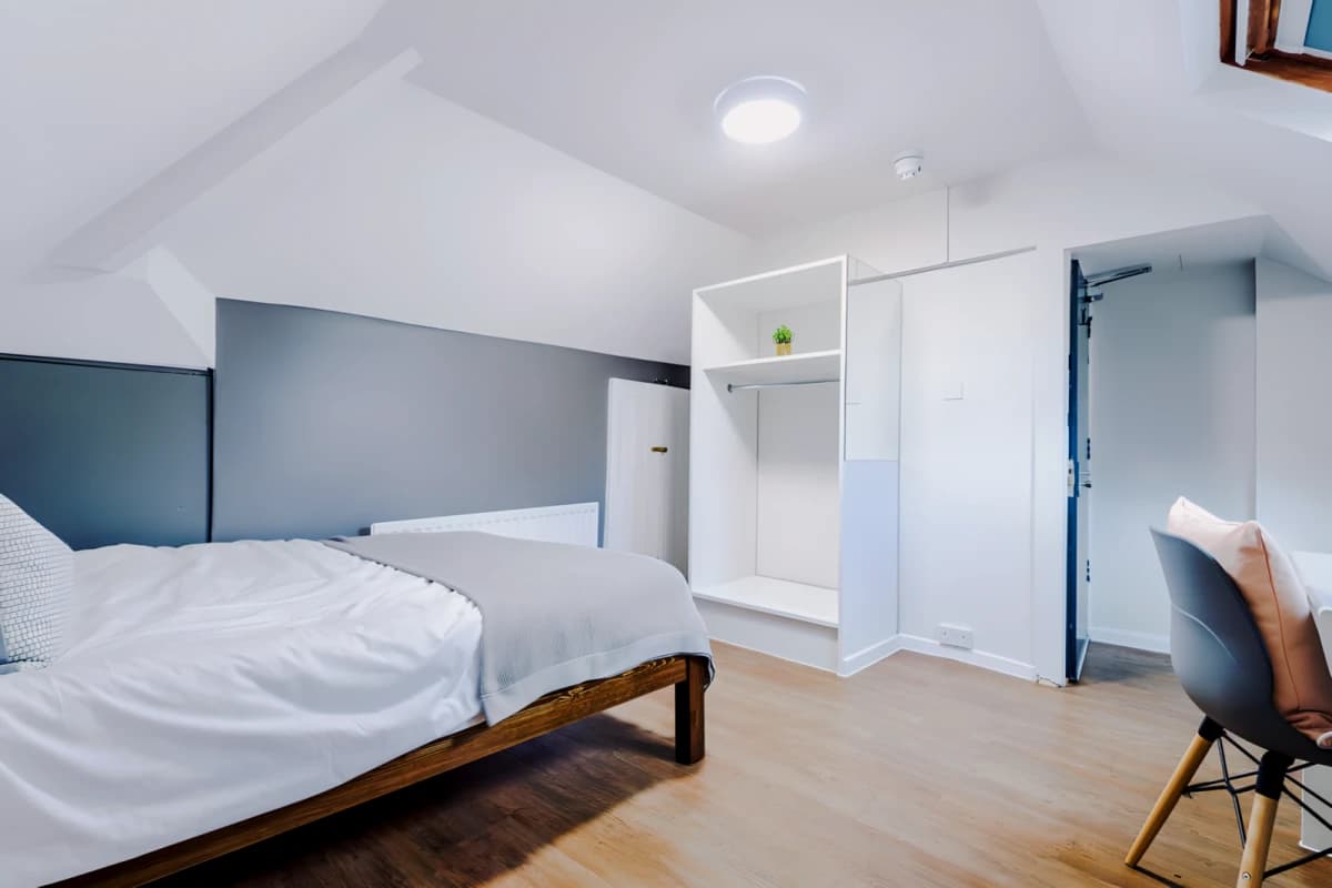 5 Bed 2 Bath