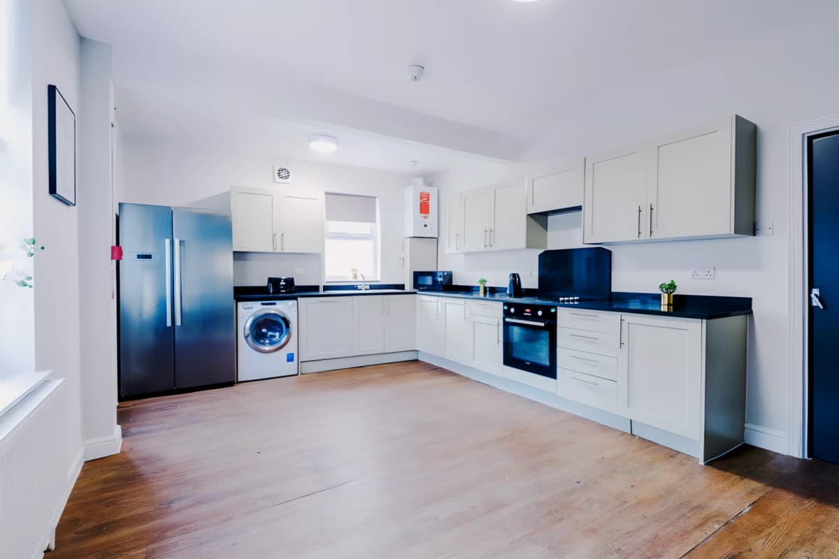 5 Bed 2 Bath