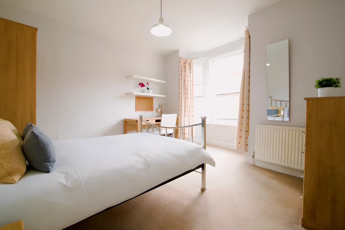 5 Bed 2 Bath
