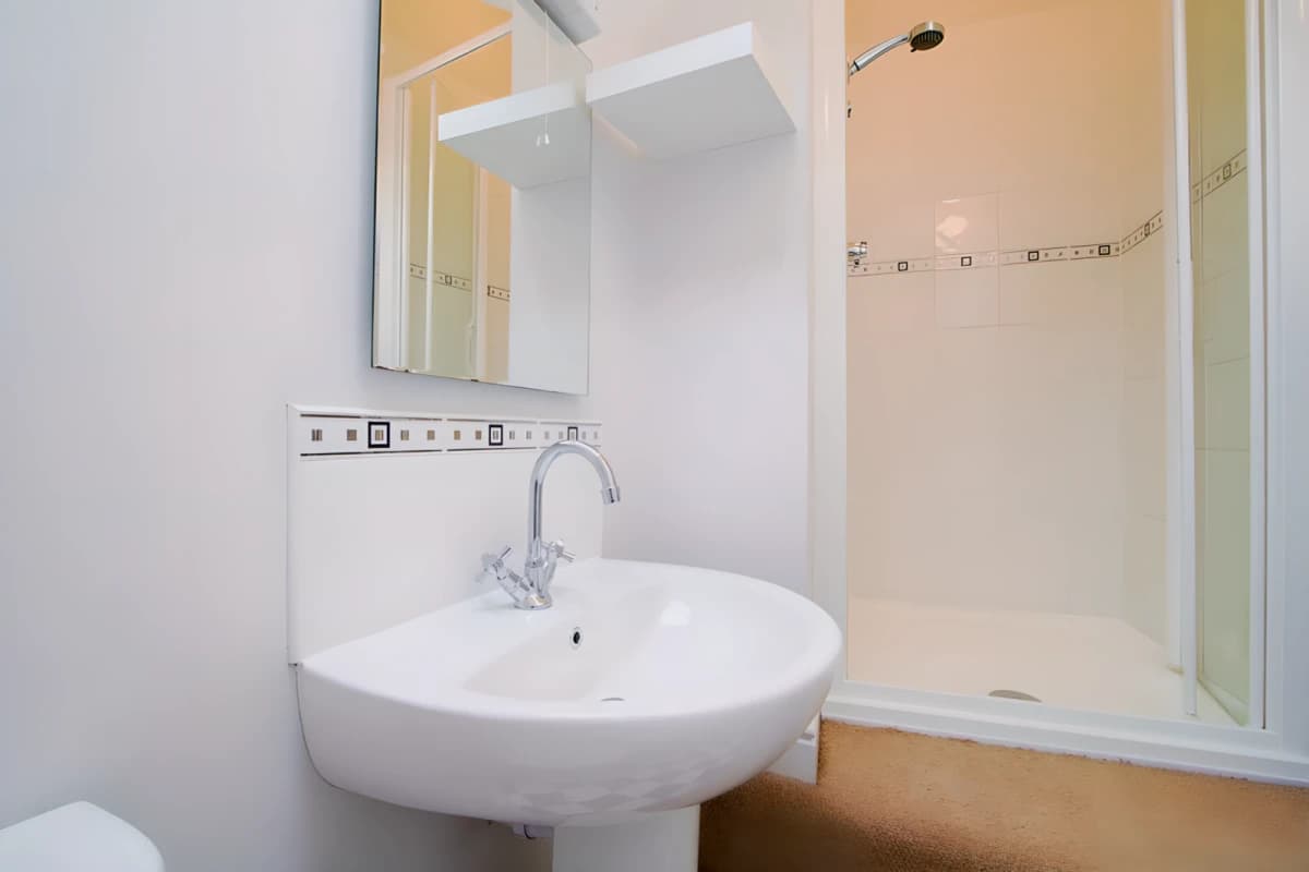 5 Bed 2 Bath