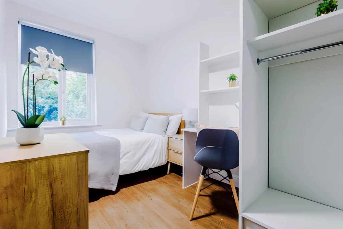 5 Bed 2 Bath