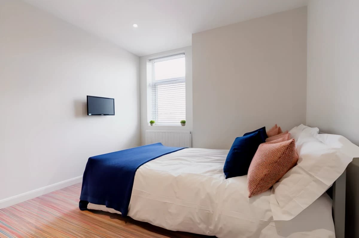 5 Bed 1 Bath