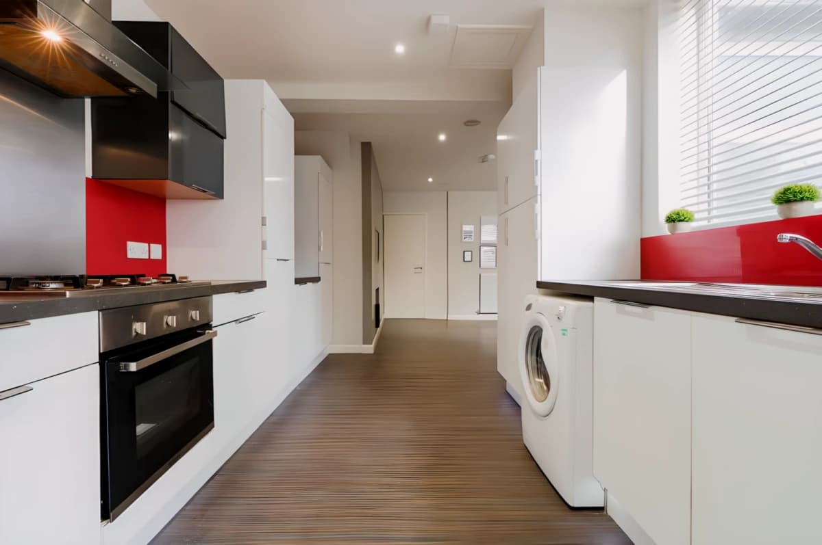5 Bed 1 Bath