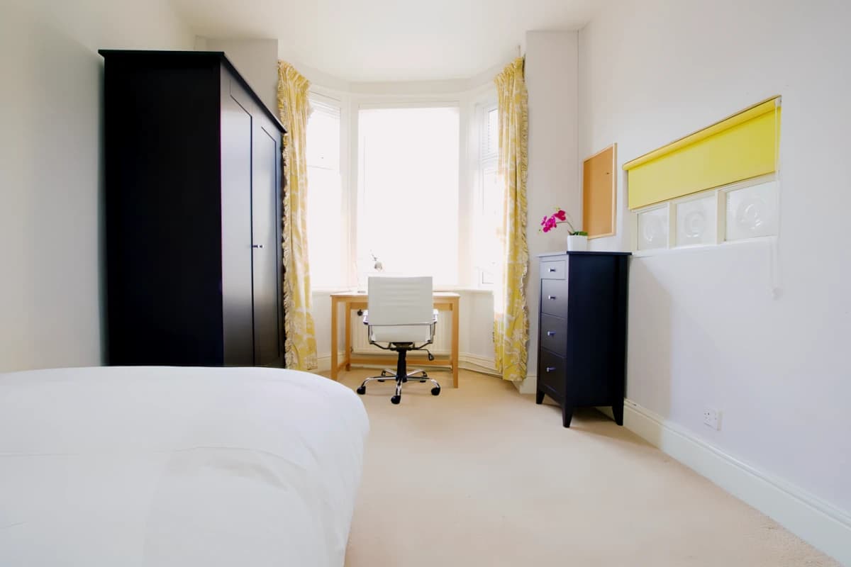 5 Bed 2 Bath