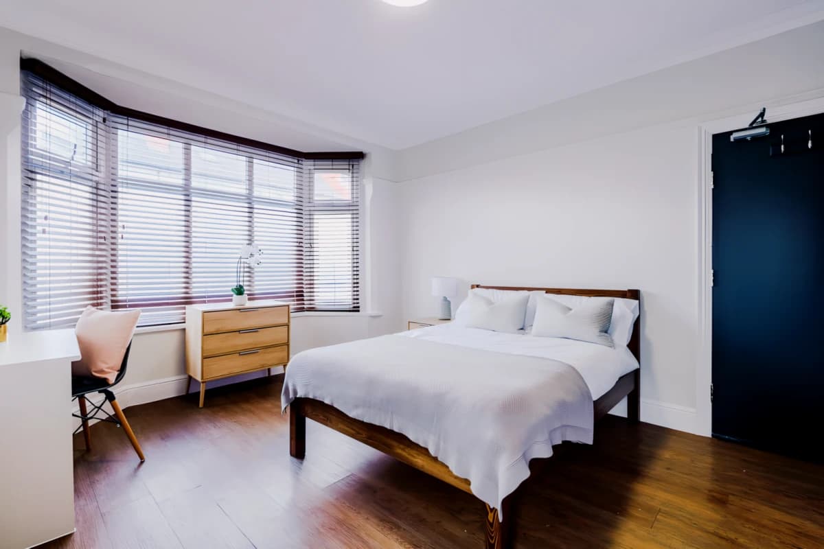 5 Bed 2 Bath
