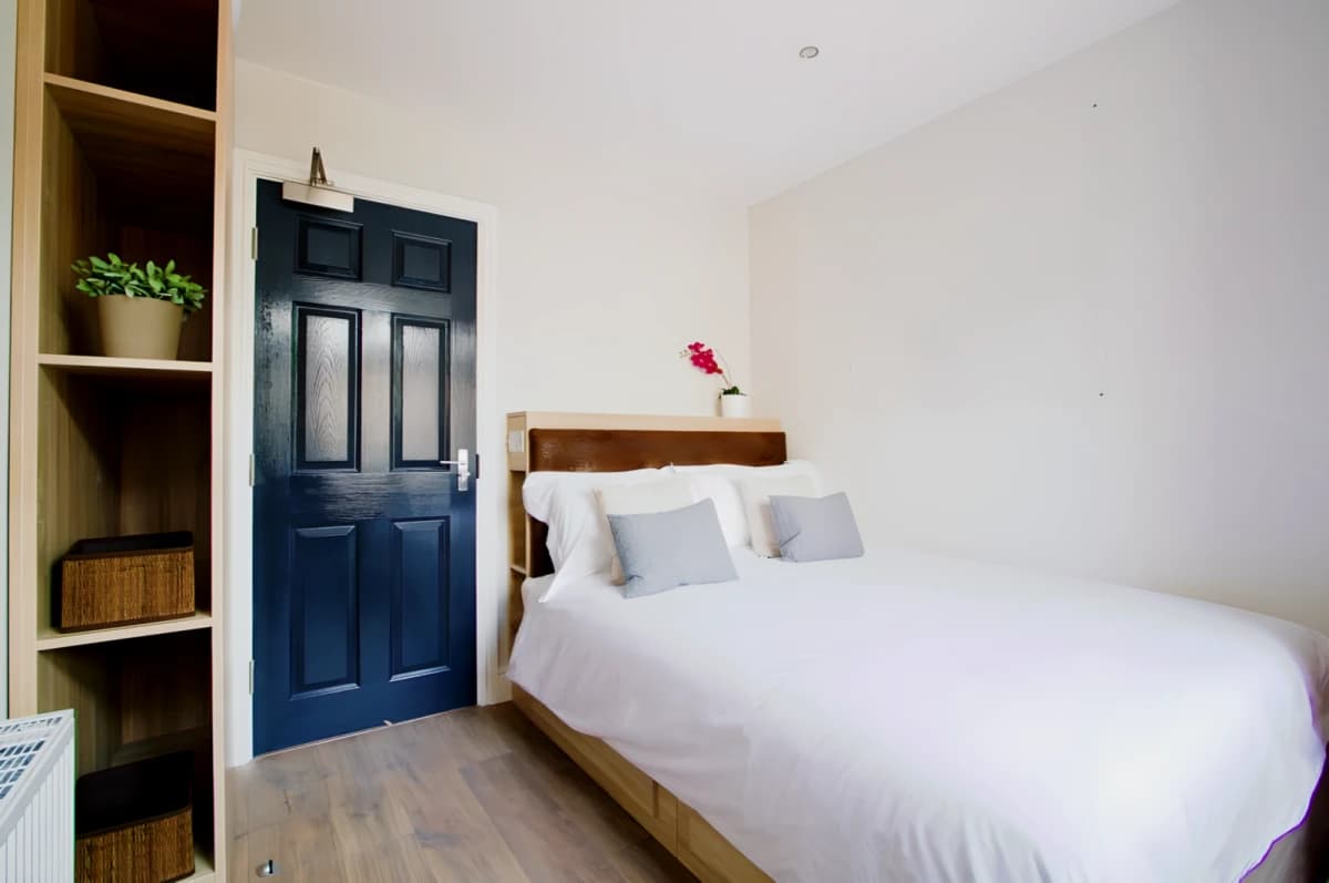 Flat E, Park View