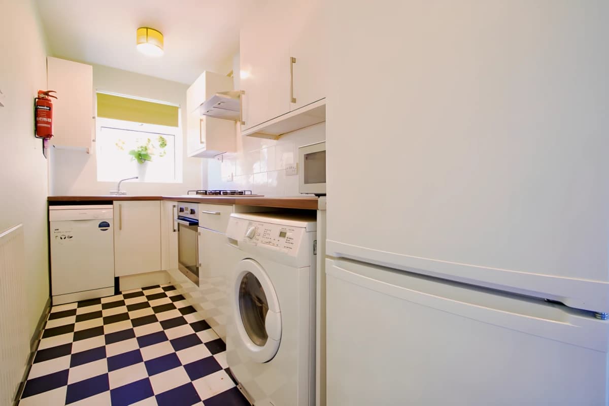 5 Bed 2 Bath