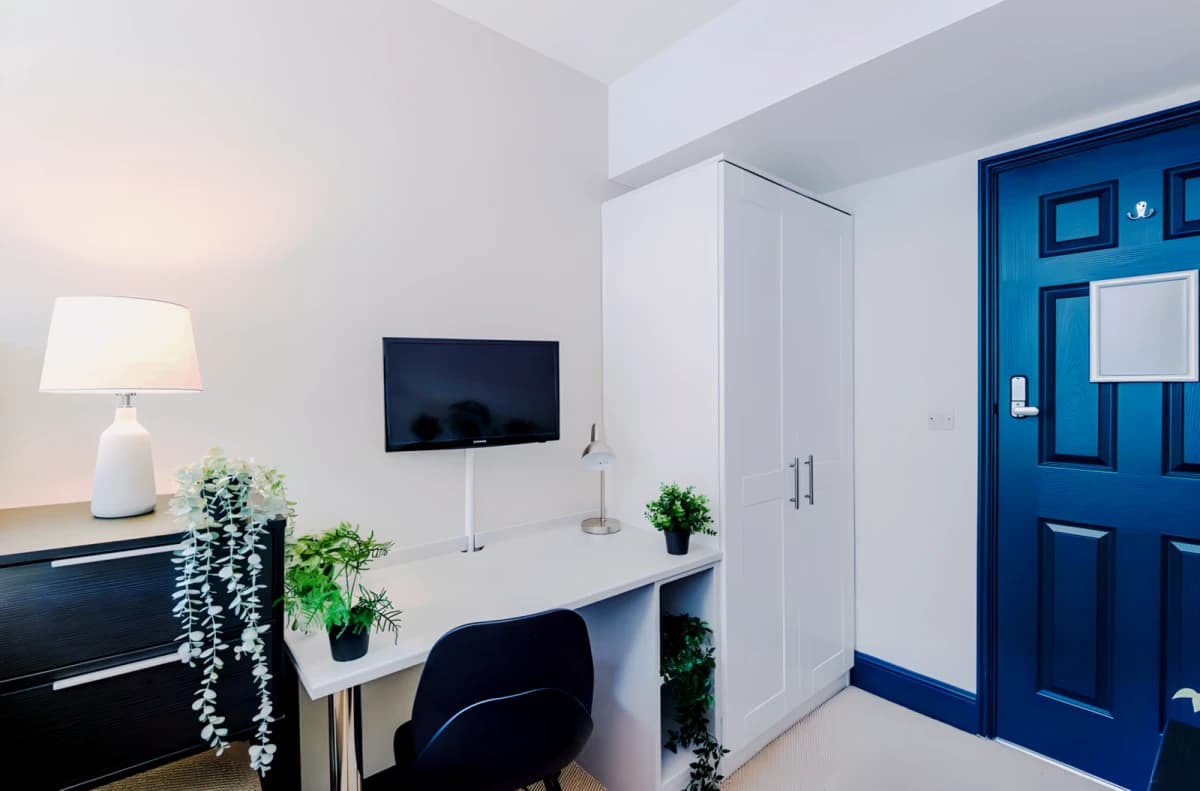 4 Beds 1 bath