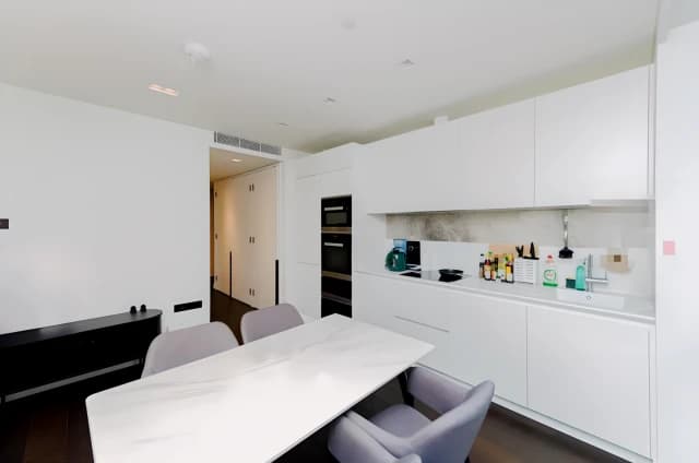 2 Bedroom 2 Bathroom Apartment 1902