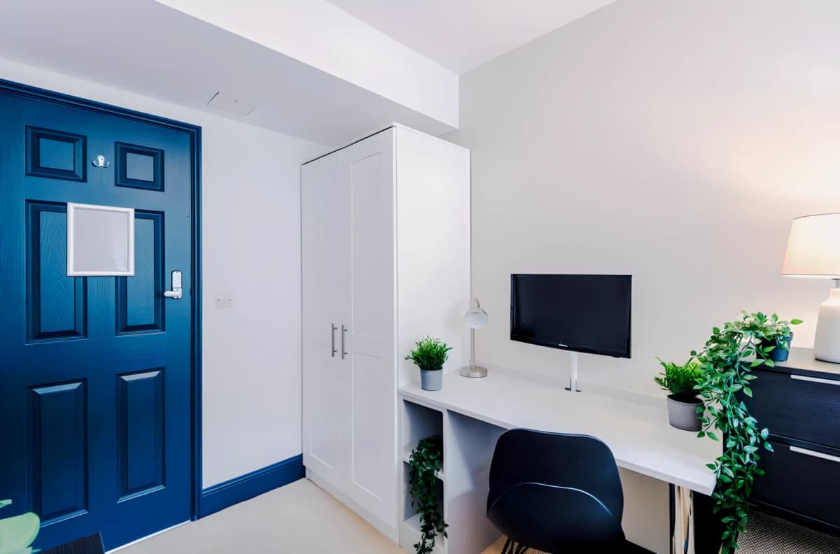 4 Beds 1 bath