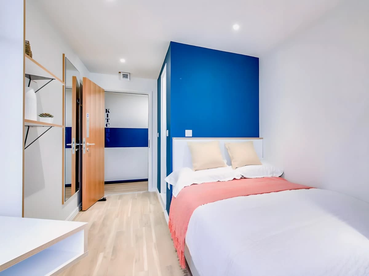 New Orient House image