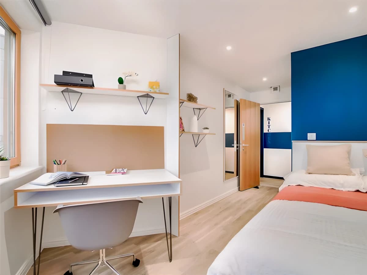 New Orient House image