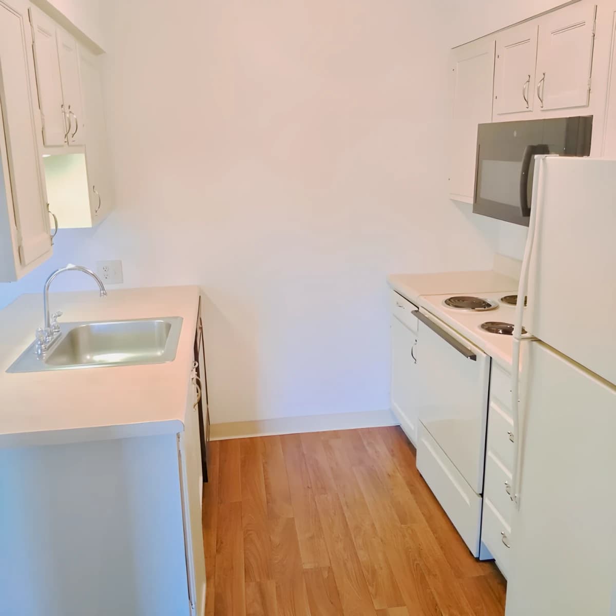 Tall Oaks Apartments image