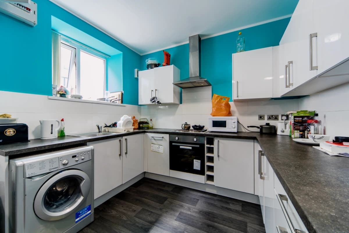 Step House image