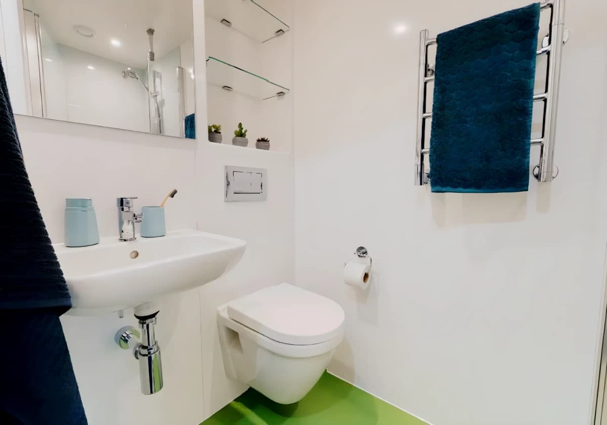 iQ Brighton image