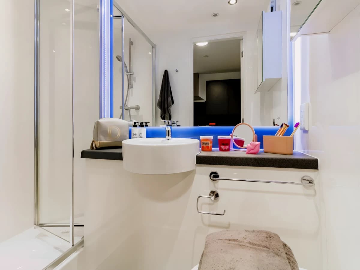 Pavilion Court image